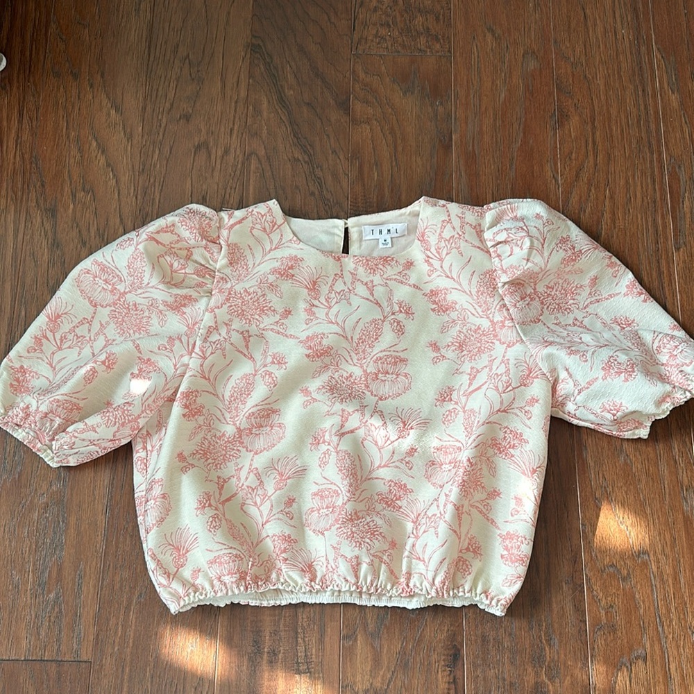 THML medium top. New. Pink and cream.